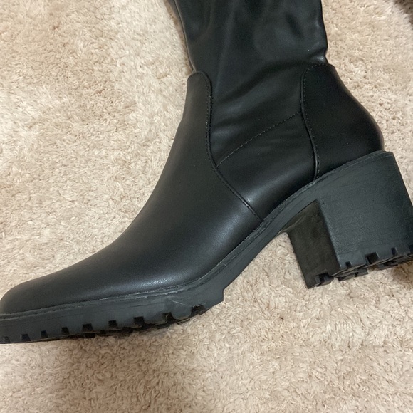 Over the knee boots! Fall!! - Picture 3 of 5